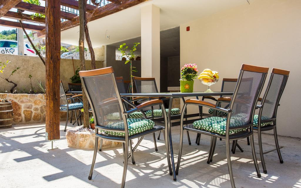 Apartman Bonaca Vrbnik Ngoại thất bức ảnh