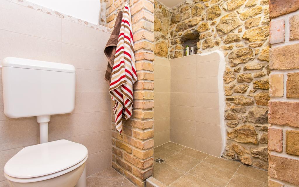 Apartman Bonaca Vrbnik Ngoại thất bức ảnh