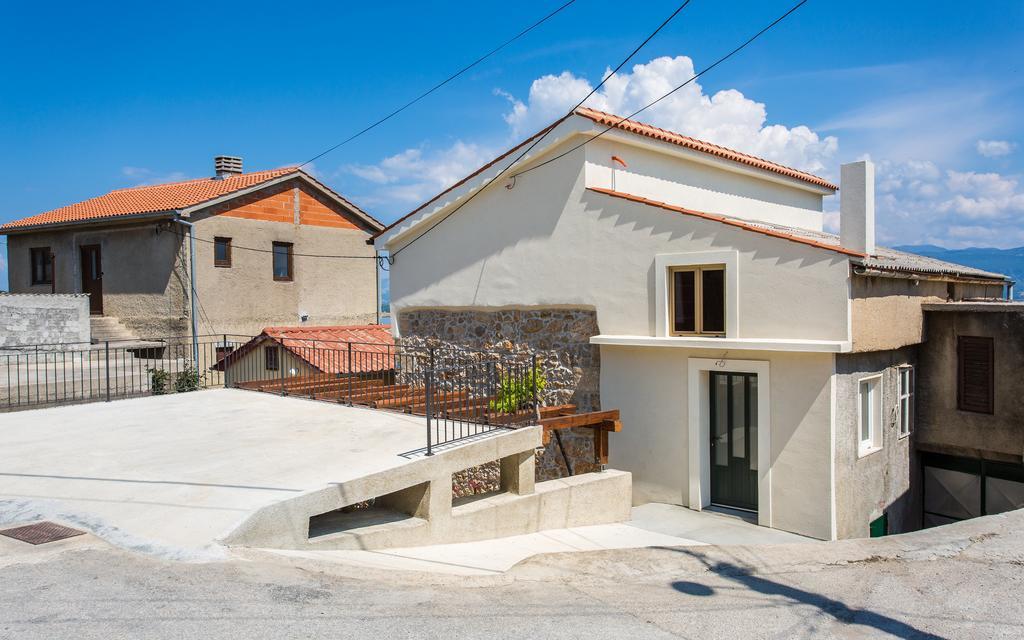 Apartman Bonaca Vrbnik Ngoại thất bức ảnh